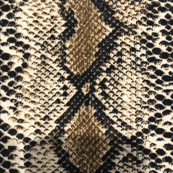 ❌❌SOLD OUT❌❌ Snake Print Bodysuit - Picture 5 of 5